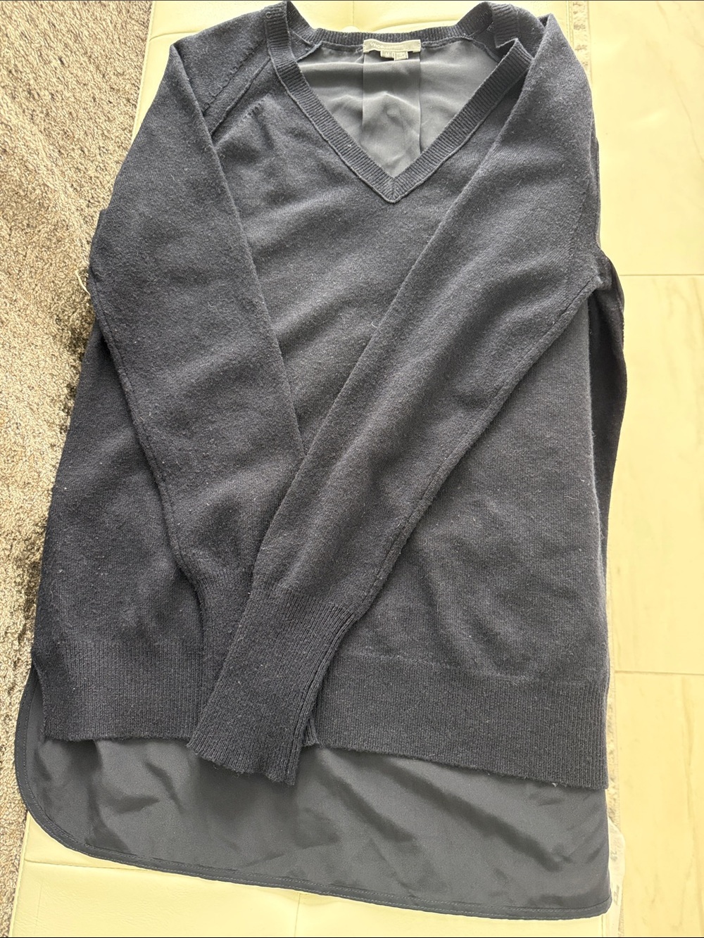 Vince V Neck Sweater Navy wool and Cashmere